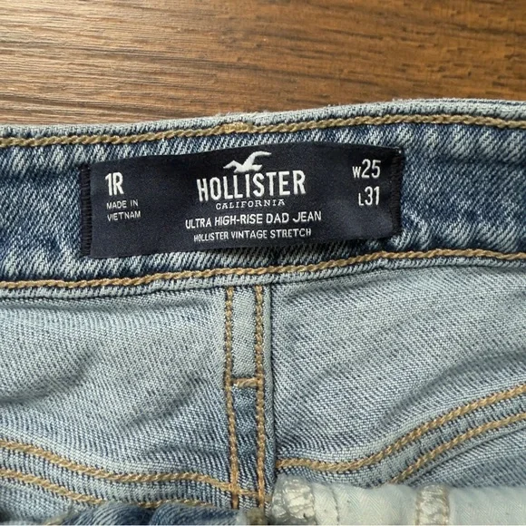 Hollister Ultra High-Rise Dad Jean Vintage Stretch Light Blue - Picture 6 of 7